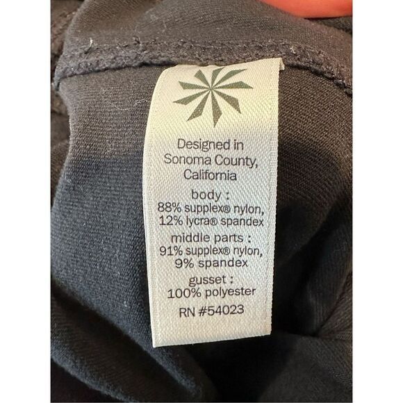 Athleta Excursion Hybrid Cuffed Leggings Black Size XS - Picture 10 of 10